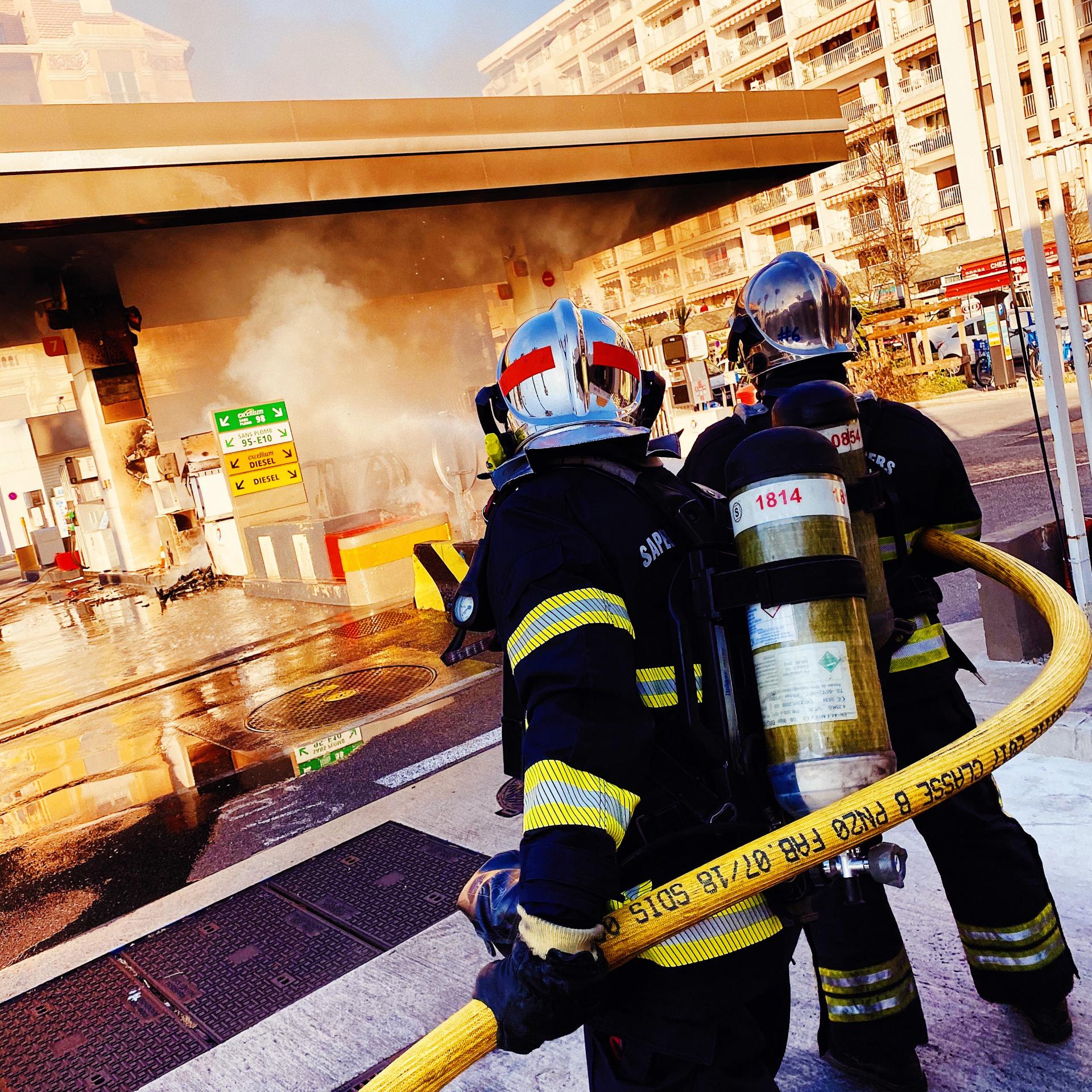 Intervention feu de voiture Pompiers de Nice